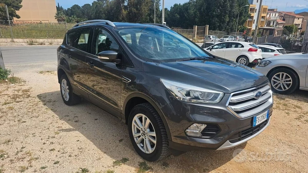 Ford Kuga 2.0 TDCI 150 CV S&S 4WD Powershift ST-Line (9)