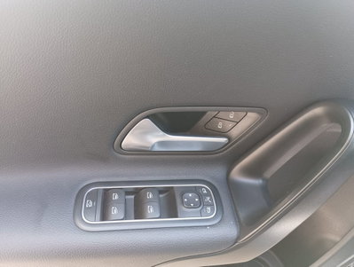 Mercedes-Benz Classe A 180 d Automatic Business (14)