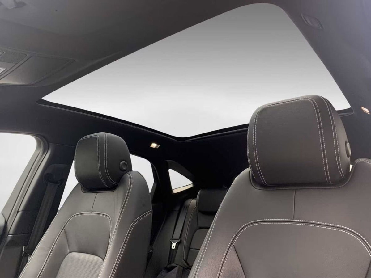 Jaguar E-Pace 2.0 AWD aut. R-Dynamic S (10)