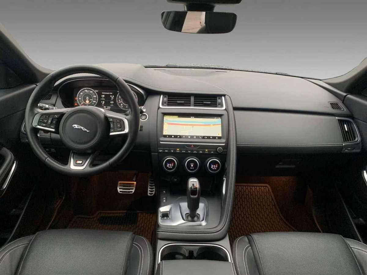 Jaguar E-Pace 2.0 AWD aut. R-Dynamic S (7)