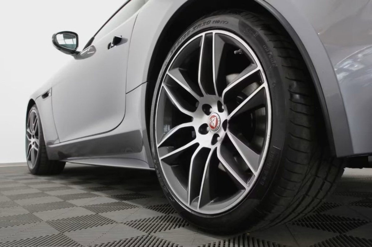Jaguar F-Type Coupé 2.0 aut. Coupé R-Dynamic Black (5)