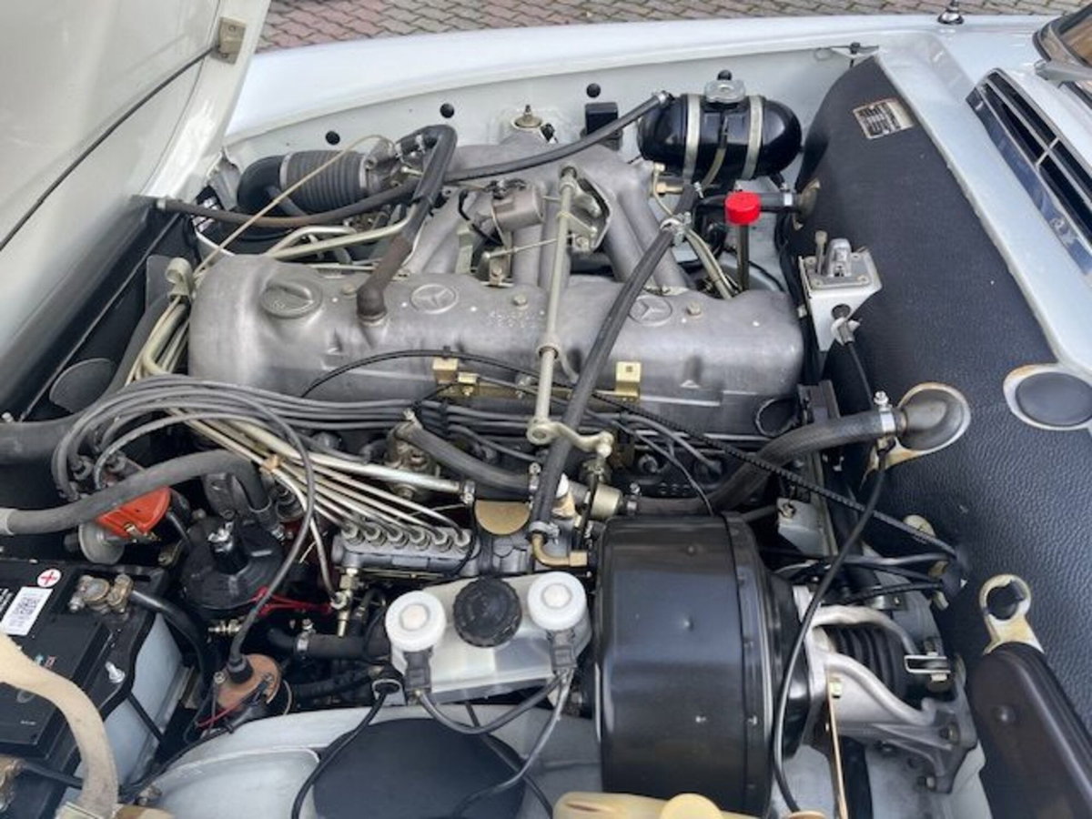 Mercedes-Benz 280 Cabrio 280 SL cat (15)
