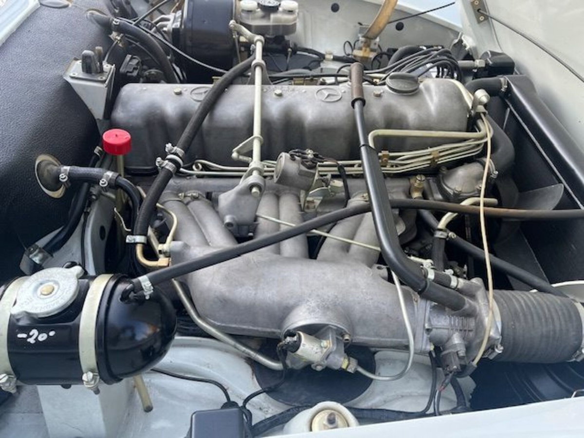 Mercedes-Benz 280 Cabrio 280 SL cat (16)