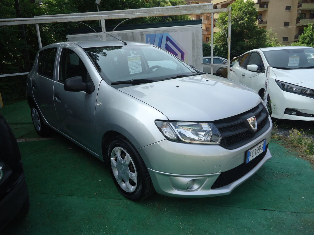 Dacia Sandero 1.5 dCi 75CV Lauréate (3)