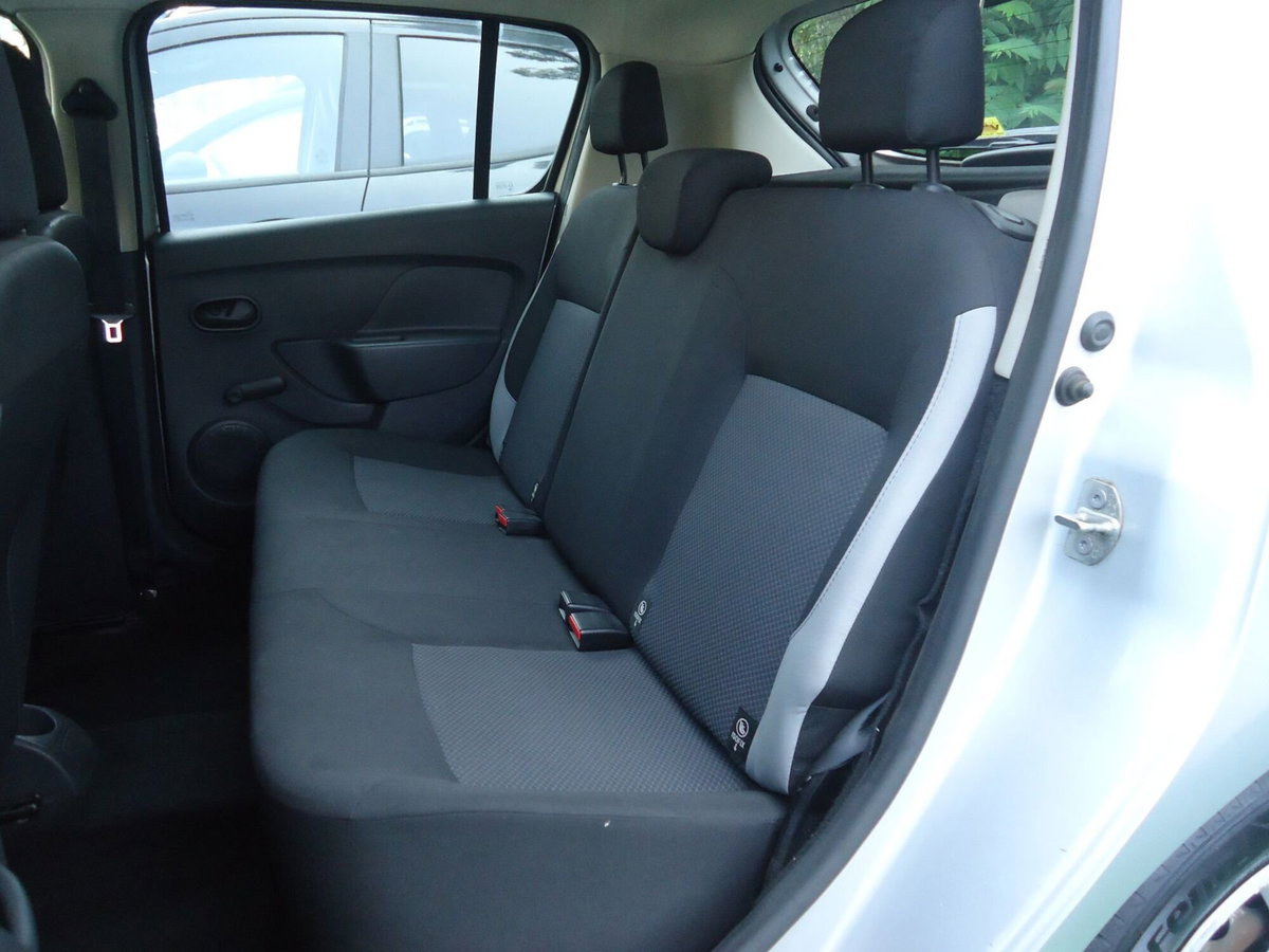 Dacia Sandero 1.5 dCi 75CV Lauréate (5)