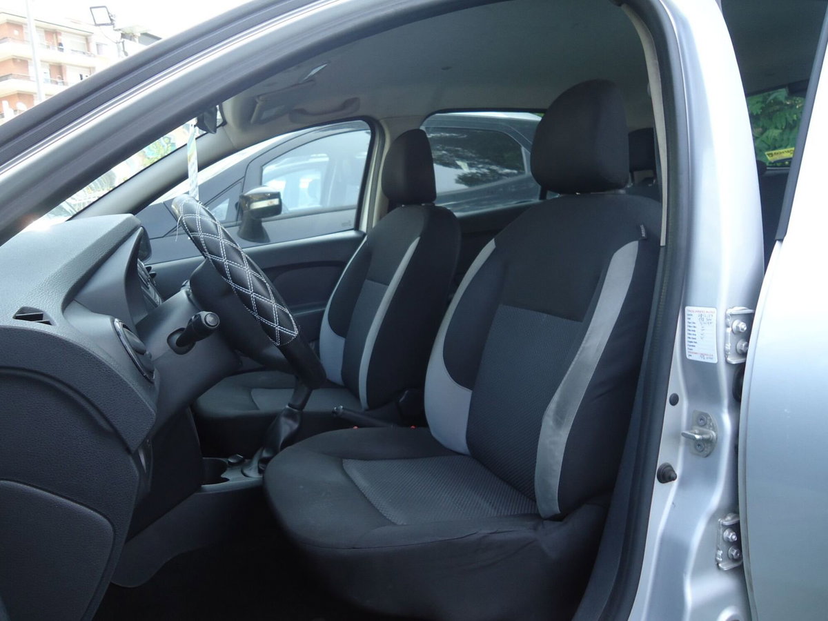 Dacia Sandero 1.5 dCi 75CV Lauréate (6)