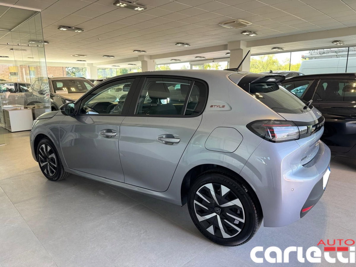 Peugeot 208 PureTech 100 Stop&Start 5 porte GT (9)