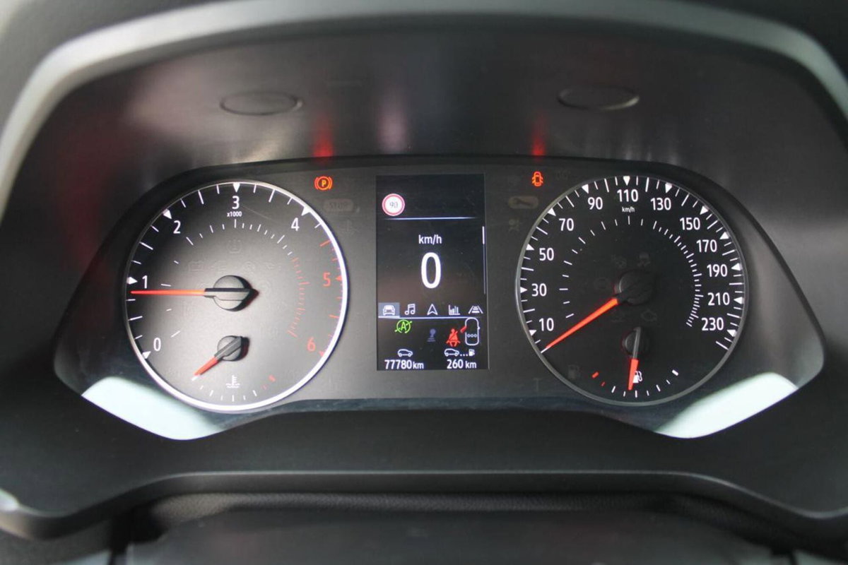 Renault Captur Blue dCi 95 CV Business (10)