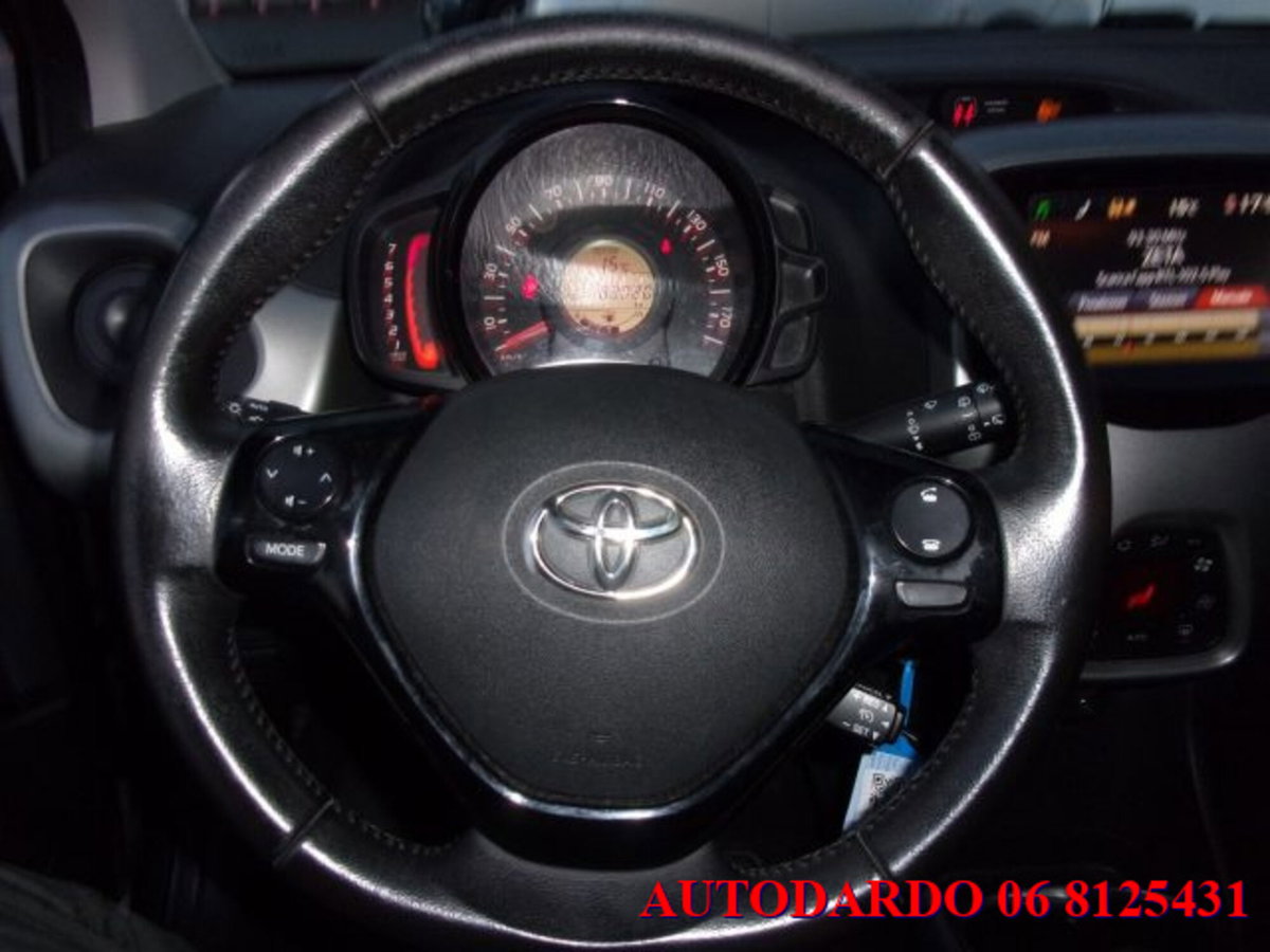 Toyota Aygo 1.0 VVT-i 69 CV 5 porte x-wave (11)