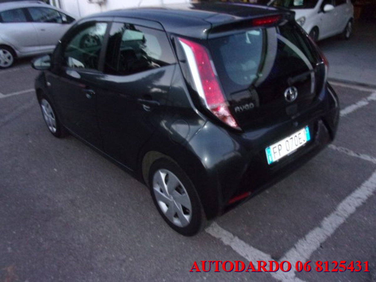 Toyota Aygo 1.0 VVT-i 69 CV 5 porte x-wave (13)