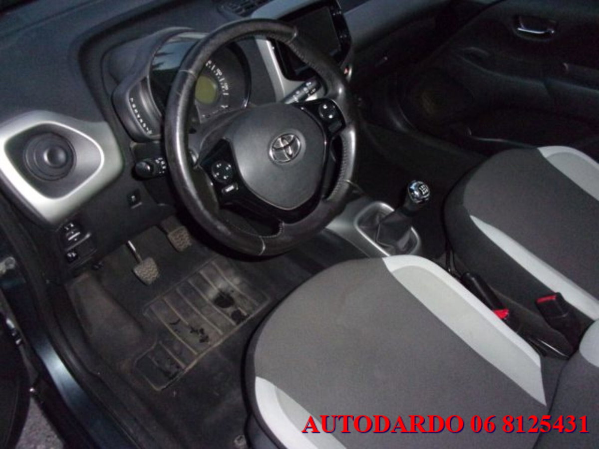 Toyota Aygo 1.0 VVT-i 69 CV 5 porte x-wave (17)