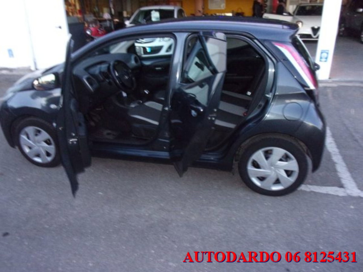 Toyota Aygo 1.0 VVT-i 69 CV 5 porte x-wave (3)