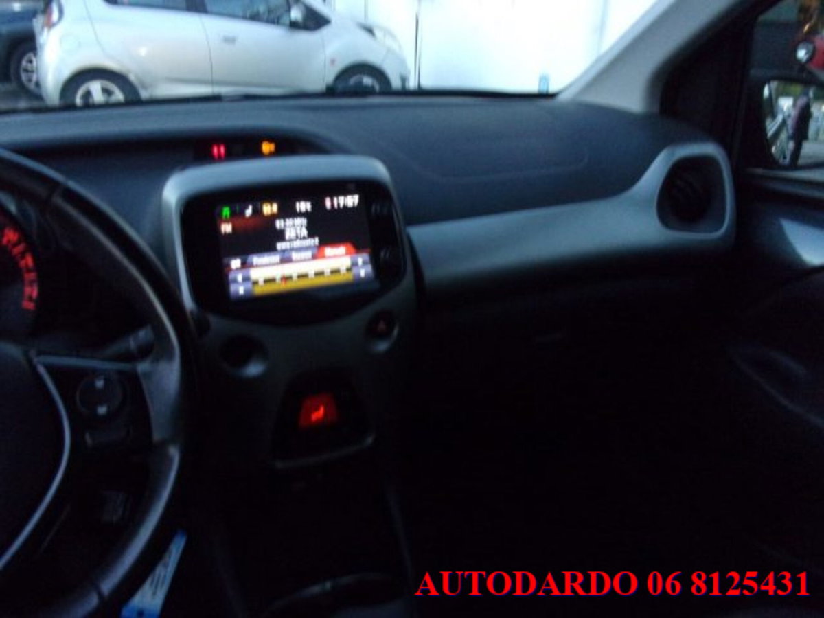 Toyota Aygo 1.0 VVT-i 69 CV 5 porte x-wave (7)