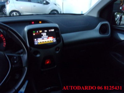 Toyota Aygo 1.0 VVT-i 69 CV 5 porte x-pure (7)