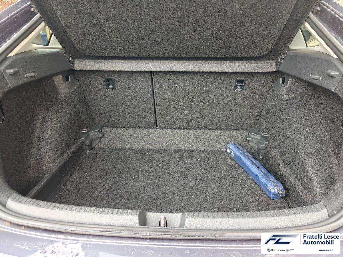 Volkswagen Taigo 1.0 tsi Life 95cv (6)