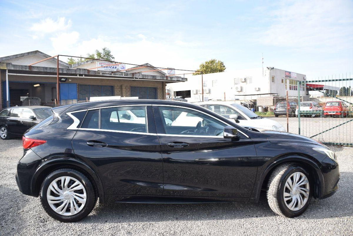 Infiniti Q30 1.5 diesel Business Executive (12)