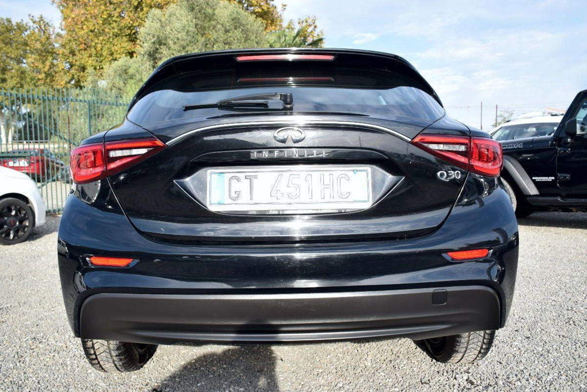 Infiniti Q30 1.5 diesel Business Executive (13)