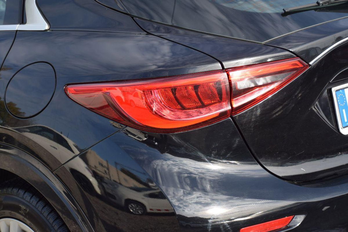 Infiniti Q30 1.5 diesel Business Executive (16)