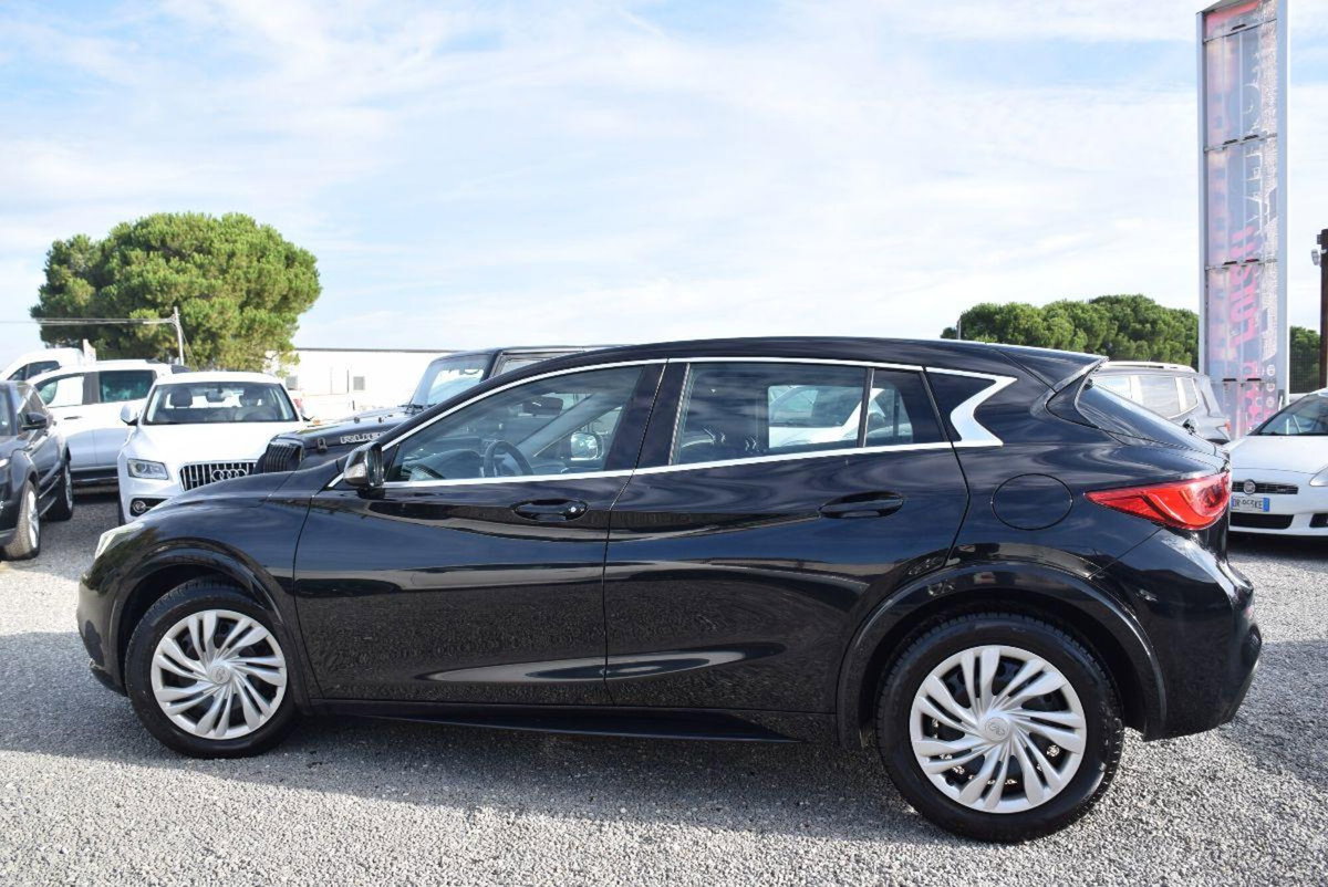 Infiniti Q30 1.5 diesel Business Executive (17)