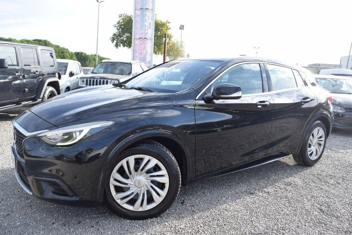 Infiniti Q30 1.5 diesel Business Executive (19)