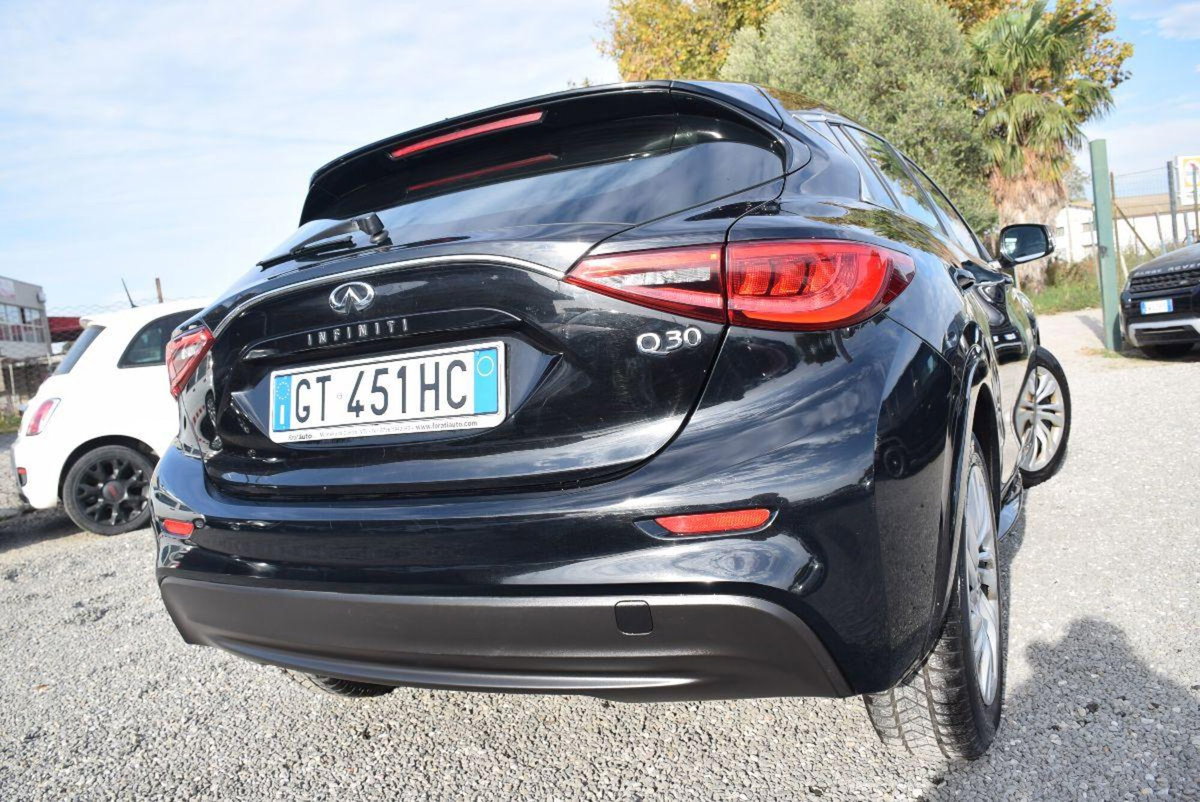 Infiniti Q30 1.5 diesel Business Executive (3)