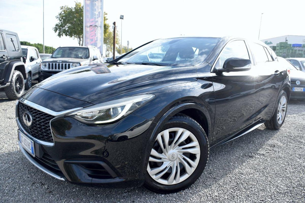 Infiniti Q30 1.5 diesel Business Executive (4)