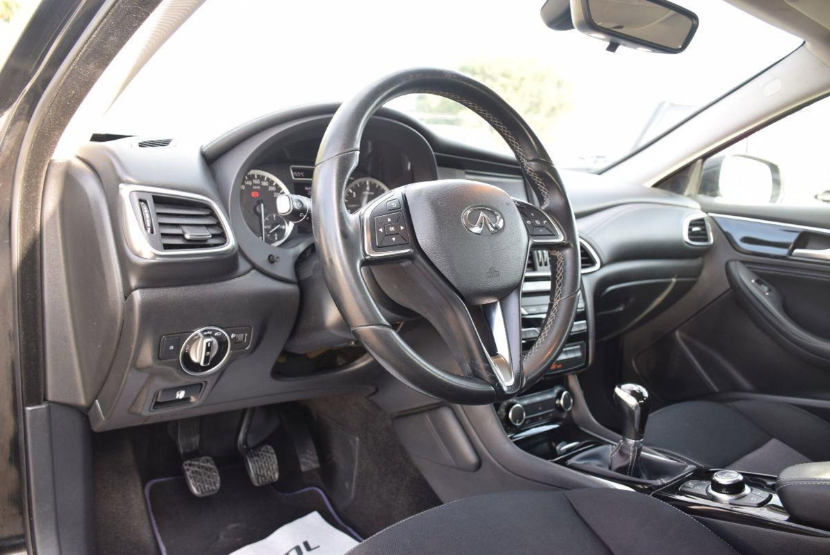 Infiniti Q30 1.5 diesel Business Executive (5)