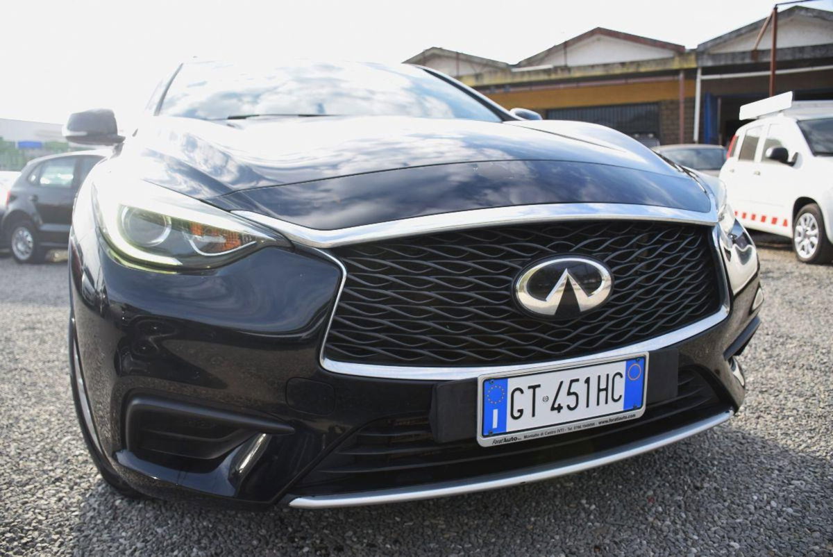 Infiniti Q30 1.5 diesel Business Executive (9)