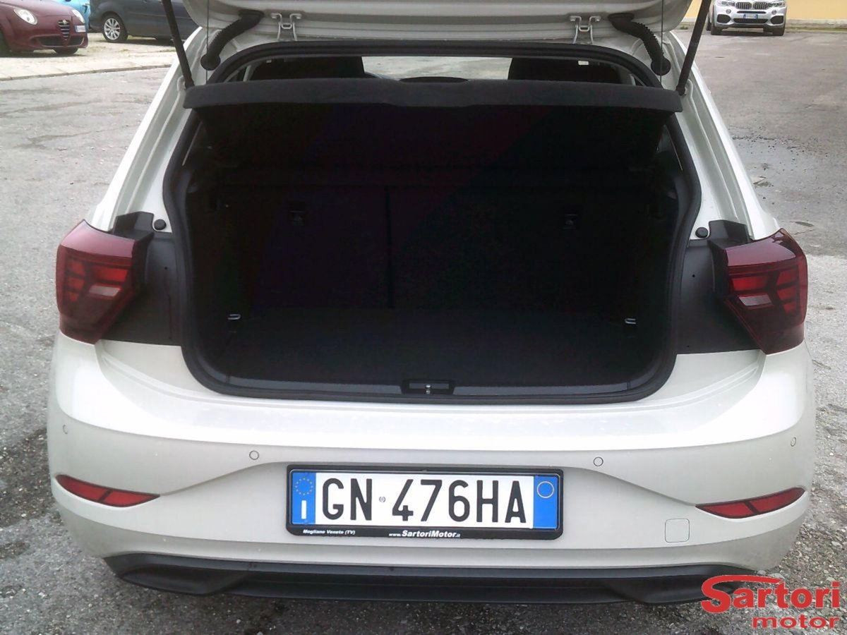 Volkswagen Polo 1.0 Life 80cv (10)
