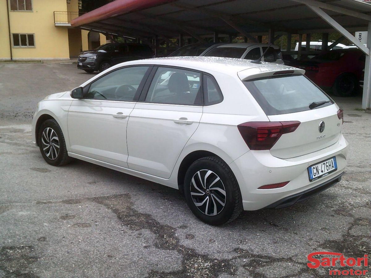Volkswagen Polo 1.0 Life 80cv (4)