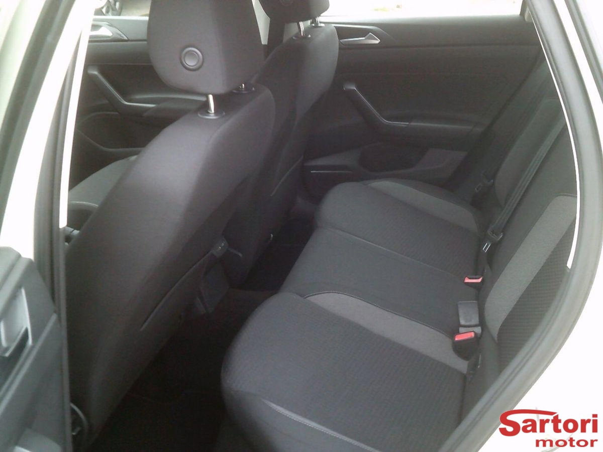 Volkswagen Polo 1.0 Life 80cv (8)