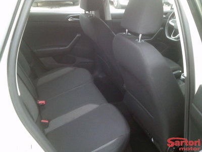 Volkswagen Polo 1.0 evo Life 80cv (9)