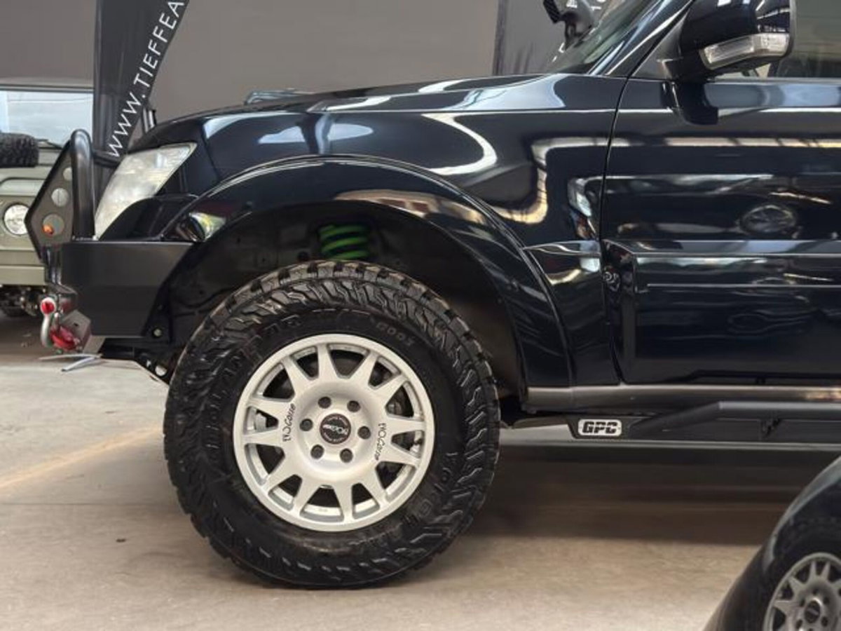 Mitsubishi Pajero 3.8 V6 24V aut. 5p. Instyle (7)