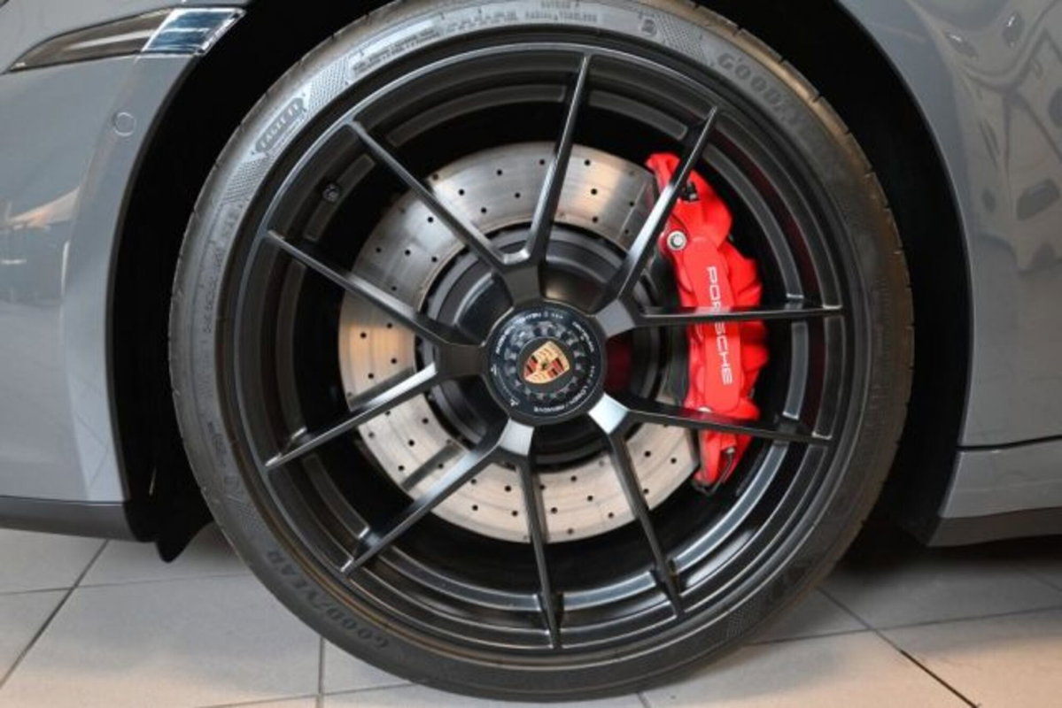 Porsche 911 Cabrio Targa 3.6 4 GTS auto (16)