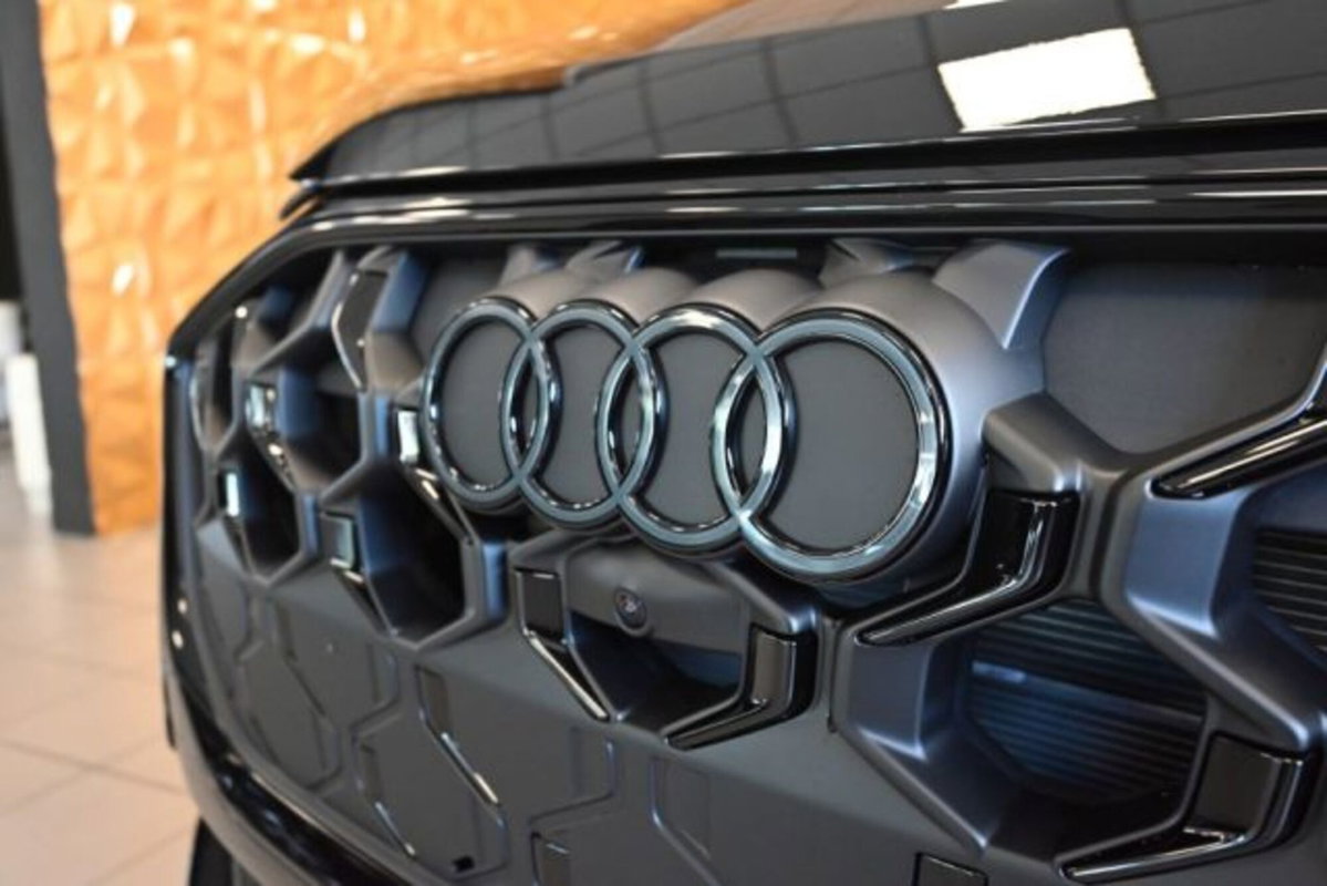 Audi Q5 2.0 e-hybrid Business quattro 299cv s-tronic (17)