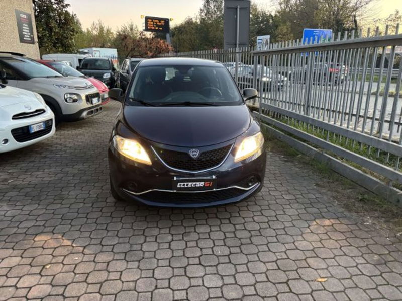 Lancia Ypsilon 1.2 69 CV 5 porte Silver