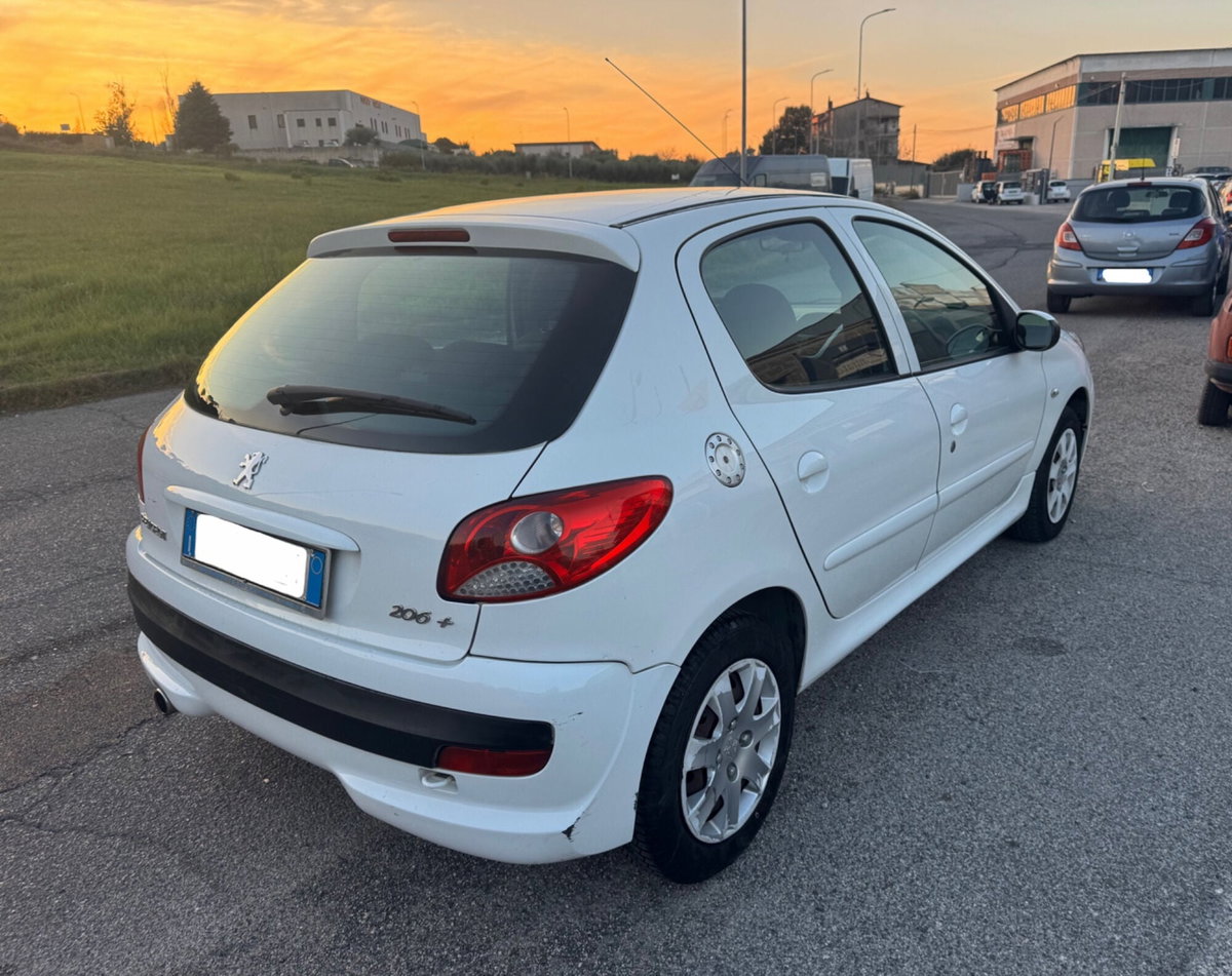 Peugeot 206 60CV 5p. Trendy (5)