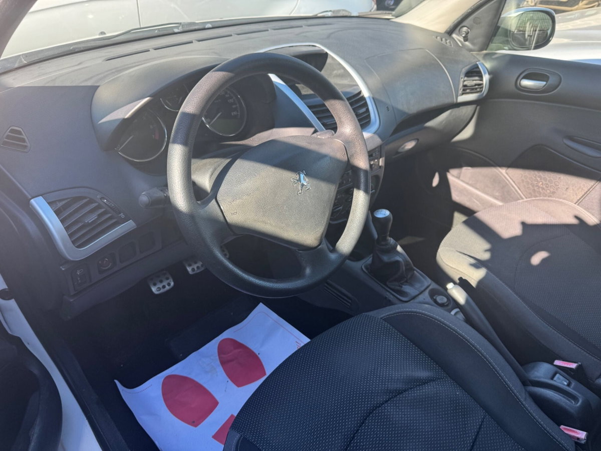 Peugeot 206 60CV 5p. Trendy (8)