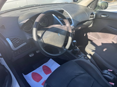 Peugeot 206 60CV 5p. Trendy (8)