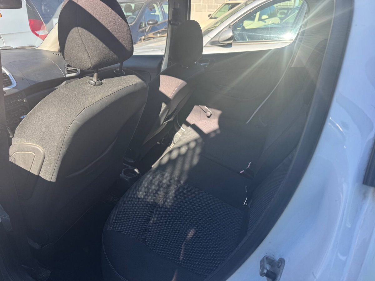 Peugeot 206 60CV 5p. Trendy (9)
