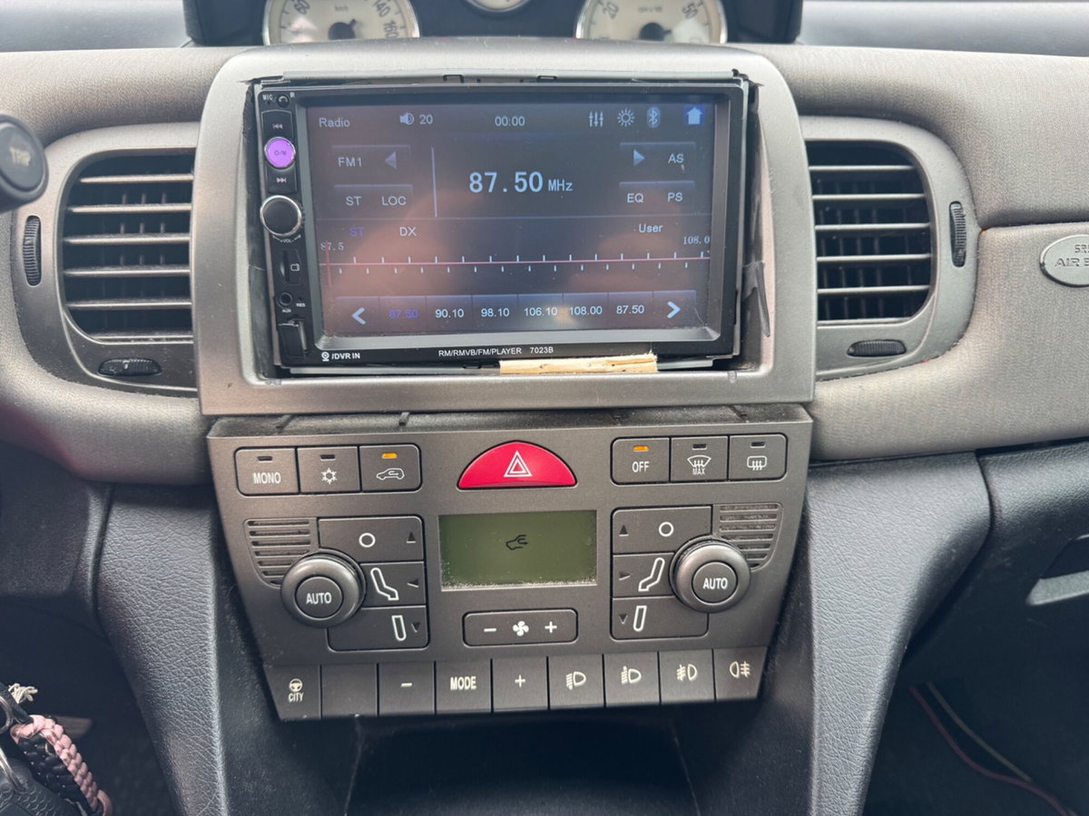Lancia Ypsilon Multijet 16V Platino (10)