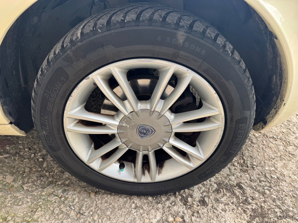 Lancia Ypsilon Multijet 16V Platino (13)