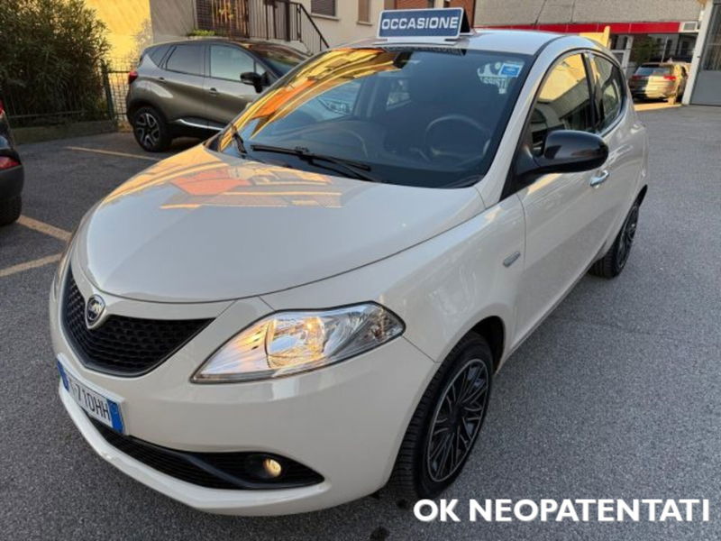 Lancia Ypsilon 1.2 69 CV 5 porte Gold