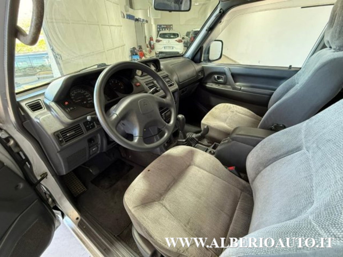 Mitsubishi Pajero 2.5 TDI Metal-top GLX Zeus (12)