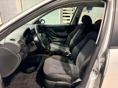 SEAT Leon TDI/110 CV cat Signo (12)