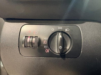 SEAT Leon TDI/110 CV cat Signo (16)