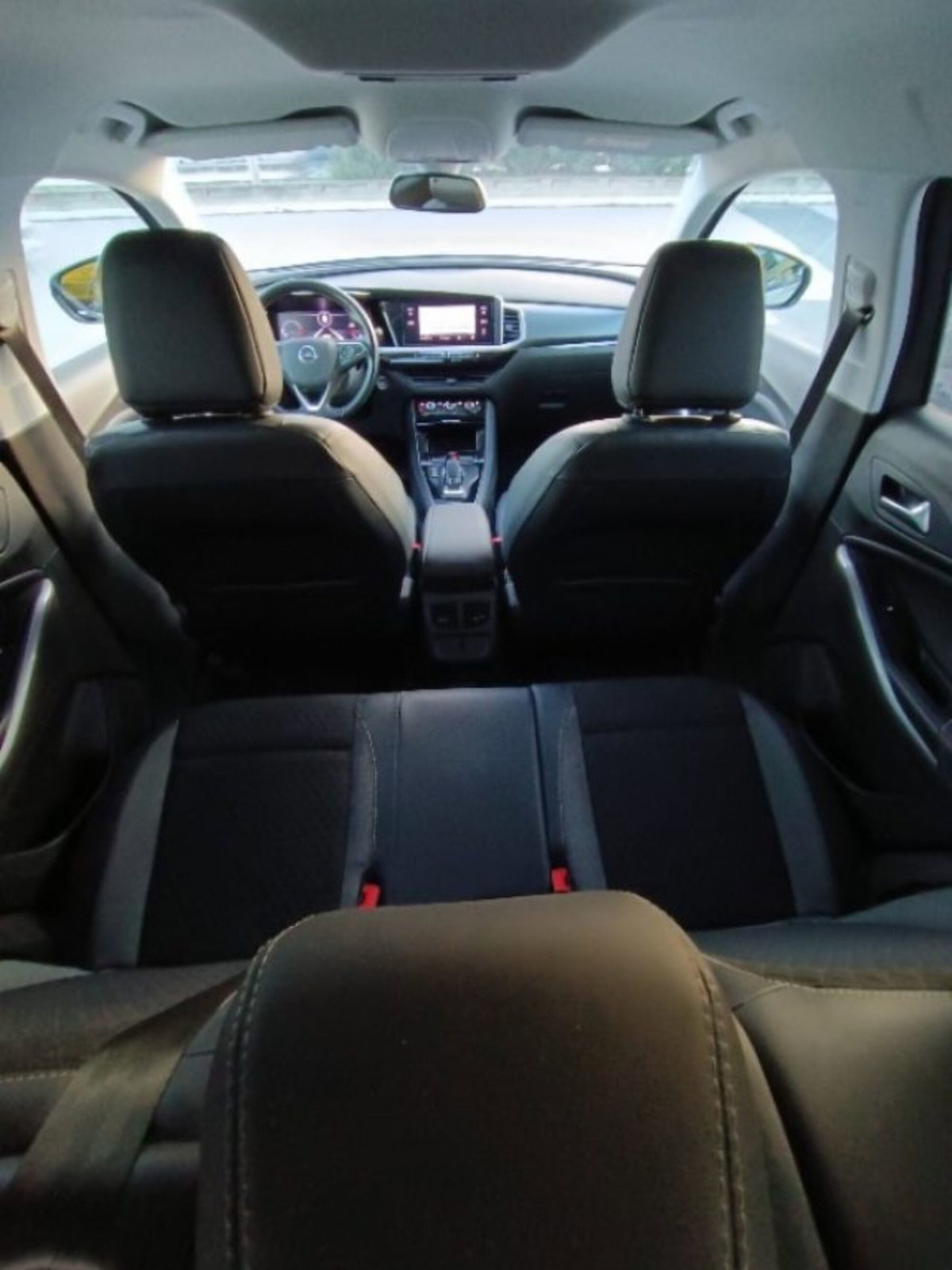 Opel Grandland 1.5 diesel Ecotec aut. Business Elegance (14)