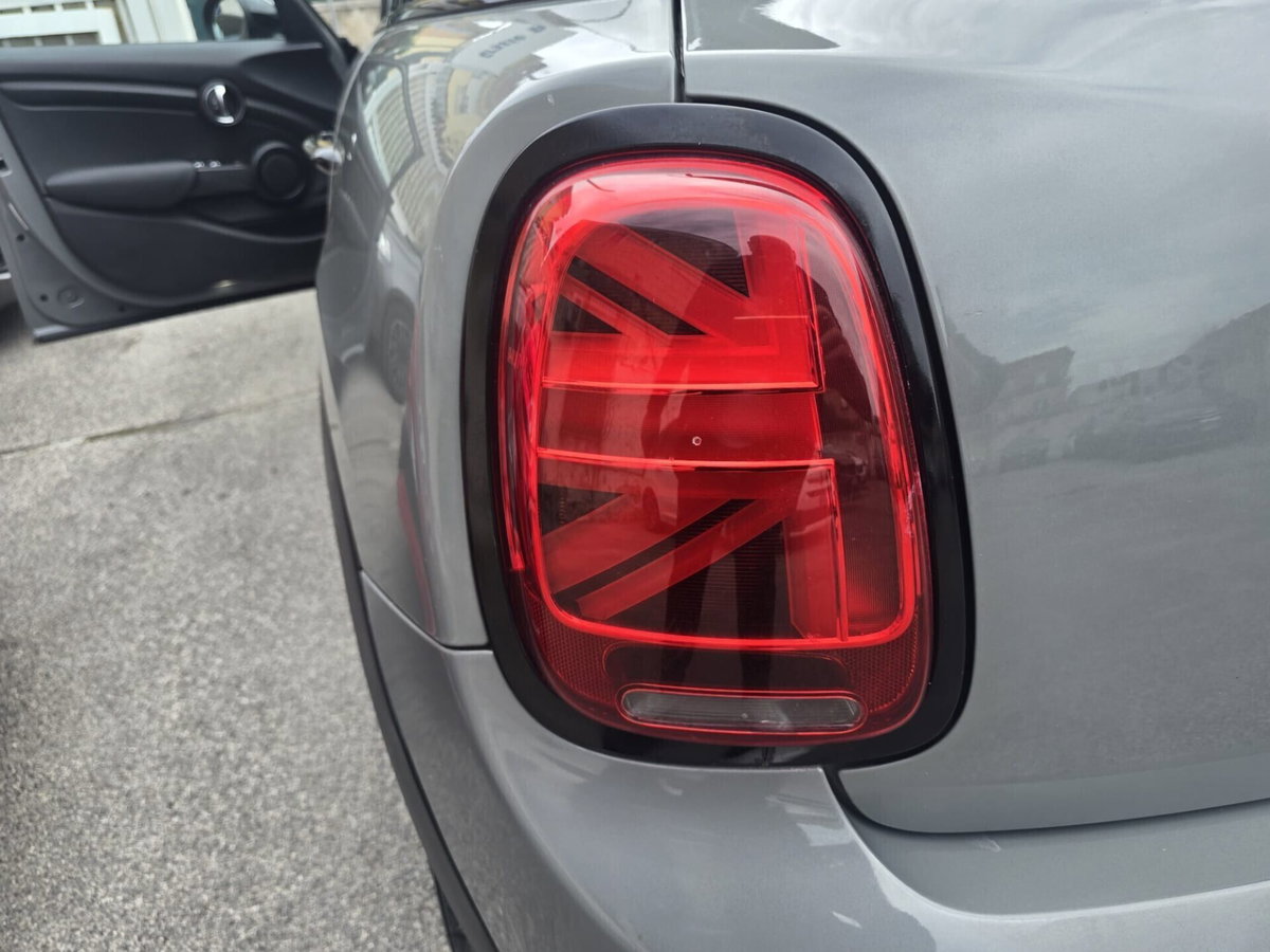 MINI Mini 1.5 Cooper D Hype 5 porte (8)