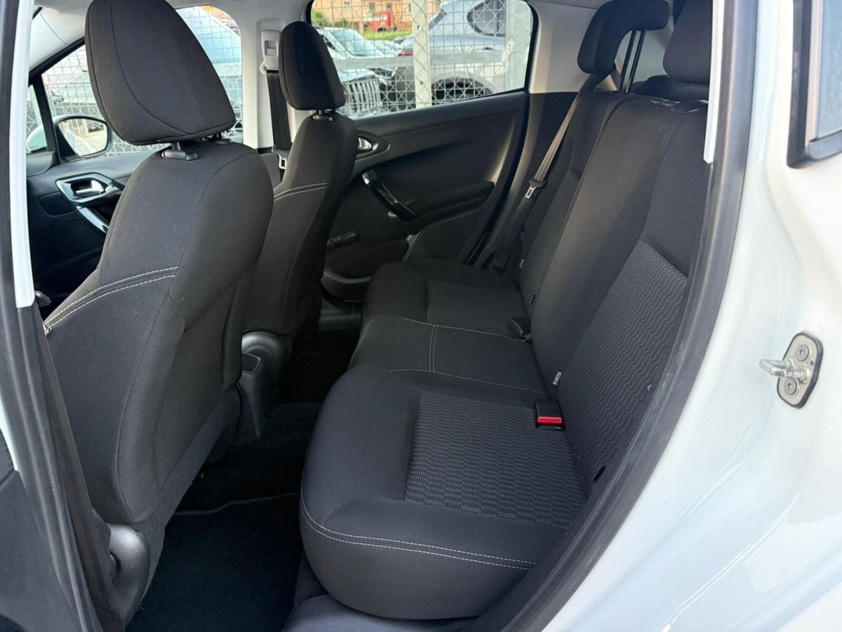 Peugeot 208 75 5 porte Allure (13)