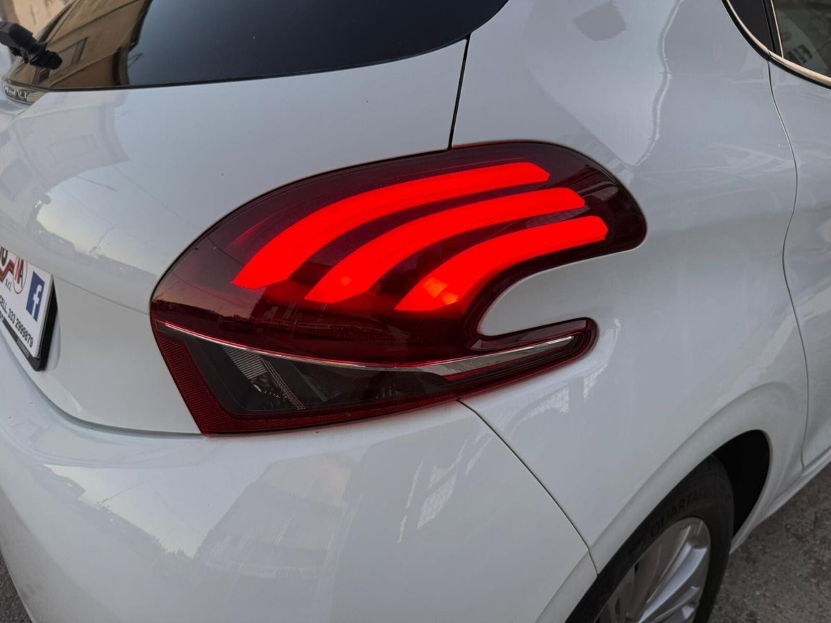 Peugeot 208 75 5 porte Allure (18)